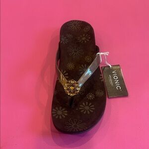 Vionic Women's Dark Brown Floral Sandals ***New/Never Worn*** size 8